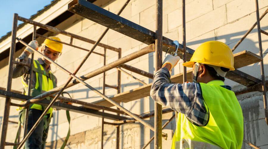 Professional gutter cleaning in Lumberton, MS
